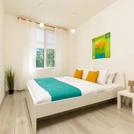 Azuuro - 1bd Near The Center By Flat Manager