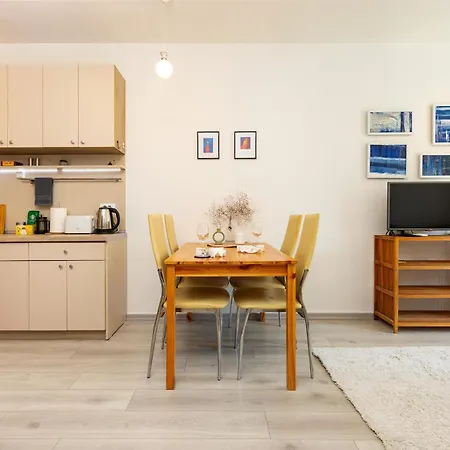 Azuuro - 1bd Near The Center By Flat Manager