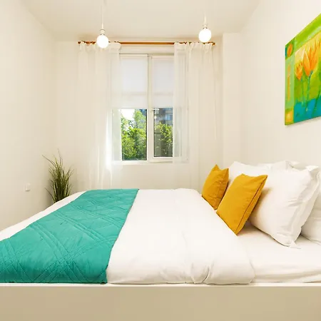 Apartment Azuuro - 1bd Near The Center By Flat Manager *