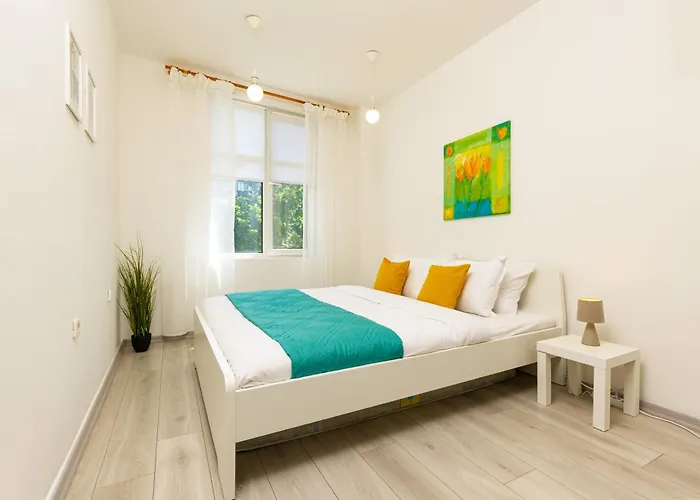 Azuuro - 1bd Near The Center By Flat Manager