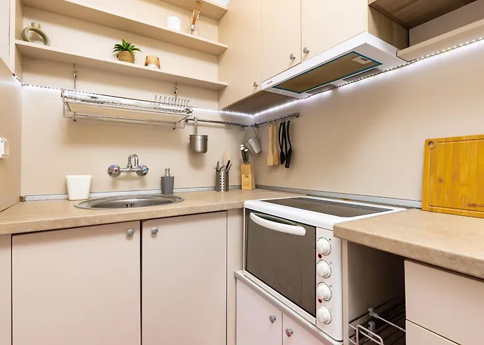 Azuuro - 1bd Near The Center By Flat Manager