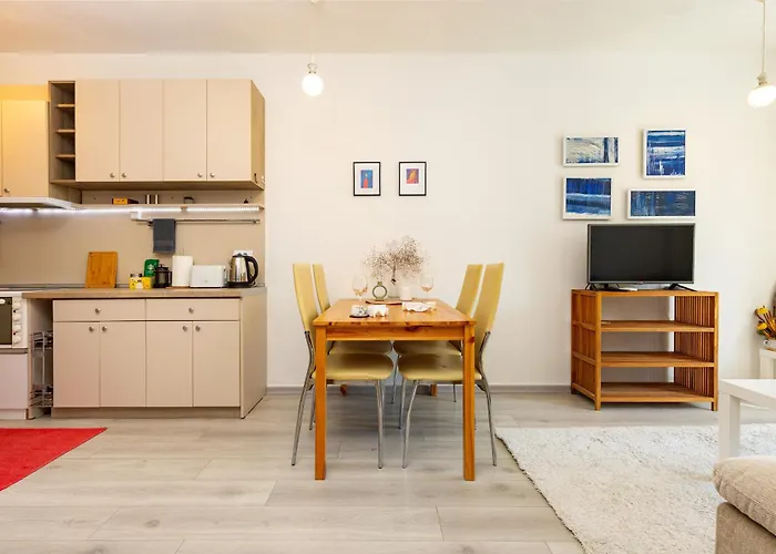 Azuuro - 1bd Near The Center By Flat Manager